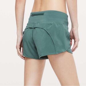 Lululemon Run Times Short II *4" Green Smoke Size 4 NWT